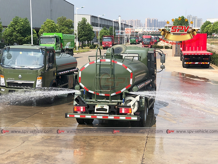 4,000 Litres Water Spraying Truck Sinotruk - Spraying